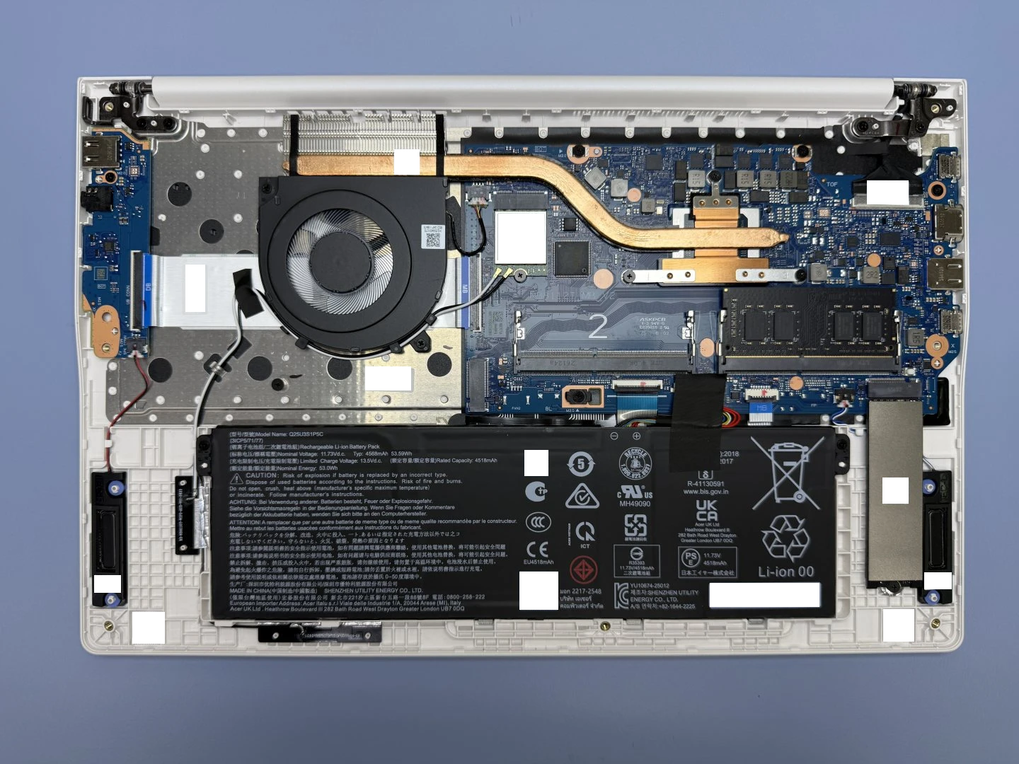 Aspire Lite 15 拆機全貌:單風扇熱導管散熱、雙記憶體插槽、M.2 SSD 與 53Wh 電池
