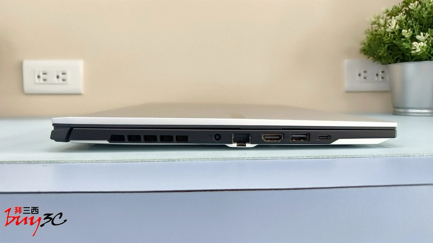 AERO X16 左側連接埠：DC 電源、RJ-45、HDMI、USB-A、USB4