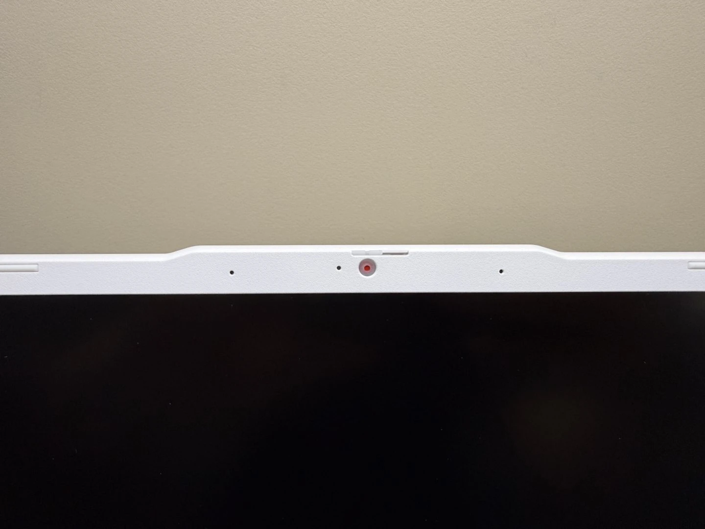 Aspire Lite 15 隱私遮罩關上後鏡頭顯示紅色