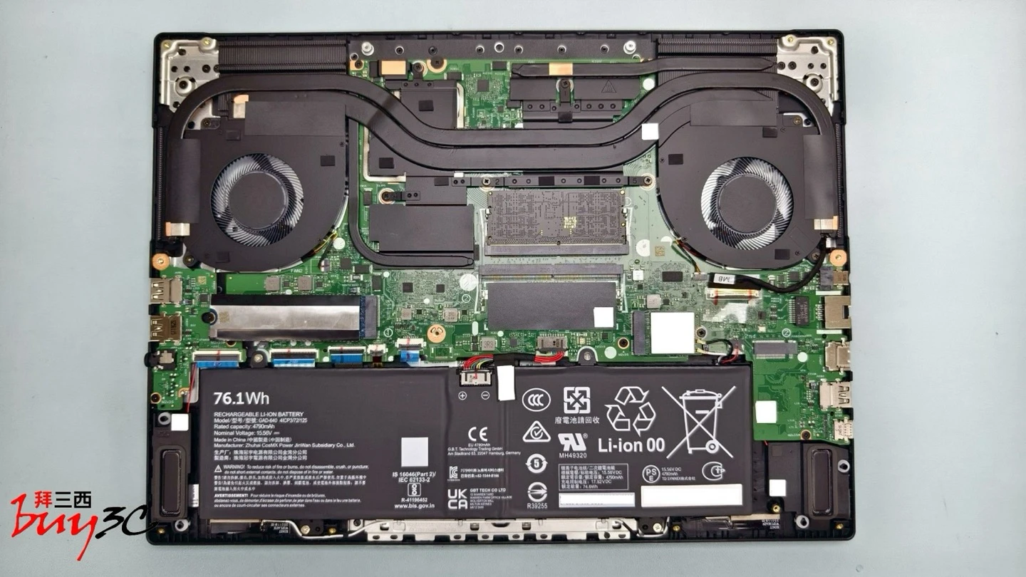 GAMING A16 拆機：雙風扇散熱、記憶體與 SSD 插槽、電池