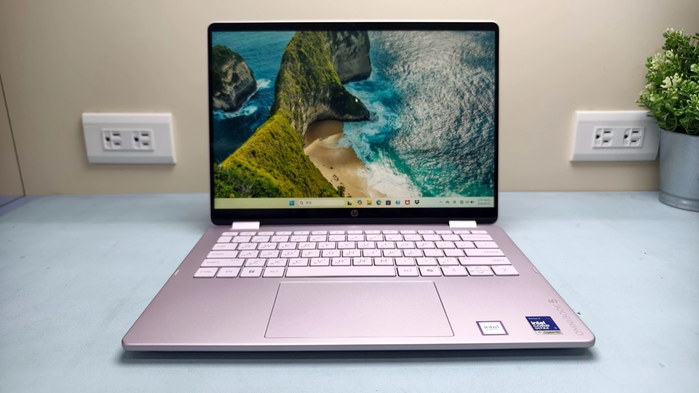 OmniBook 5 Flip 14 開機畫面:14 吋 2K IPS 觸控螢幕