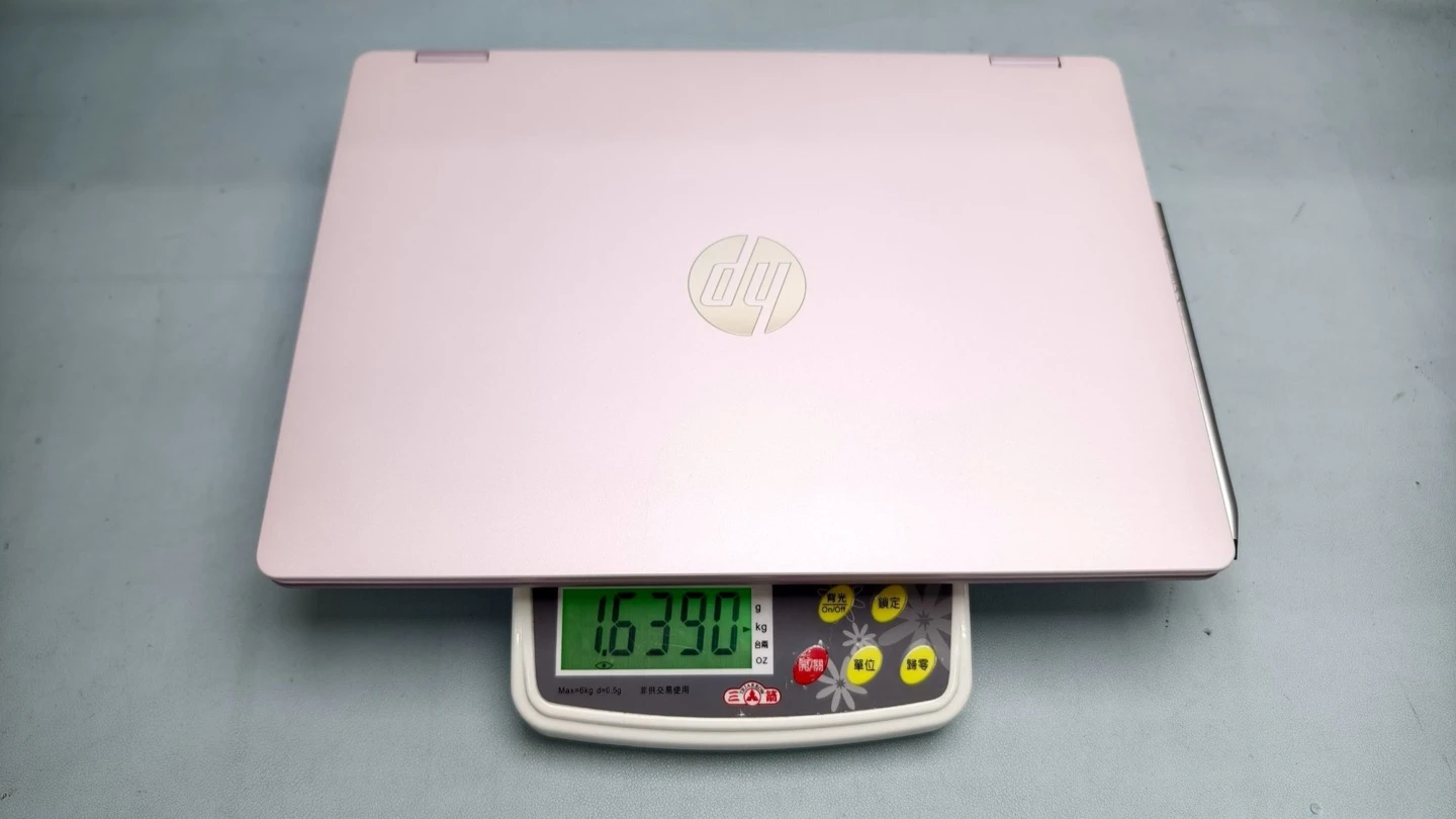 OmniBook 5 Flip 14 加觸控筆實測約 1.64kg