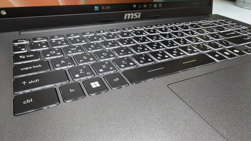 MSI Modern 15 F1MXG-1041TW 開箱
