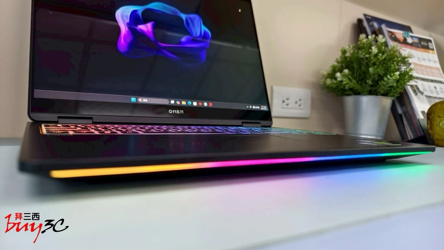 OMEN MAX 16 機身前緣 RGB 燈條