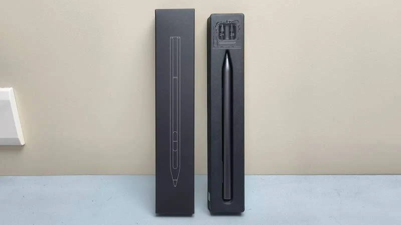 OmniBook X Flip 14 隨附觸控筆盒