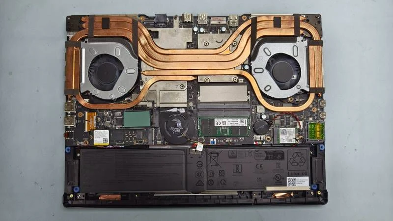 MSI Raider 16 HX B2WI-025TW 開箱