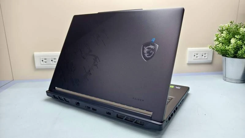 MSI Raider 16 HX B2WI-025TW 開箱
