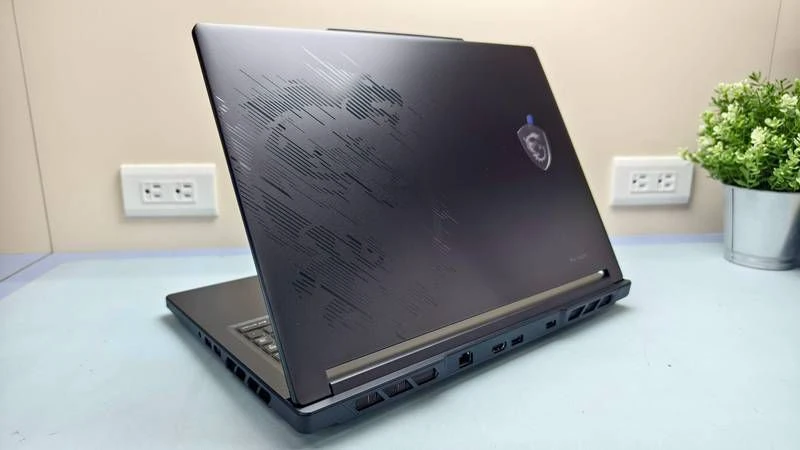 MSI Raider 16 HX B2WI-025TW 開箱