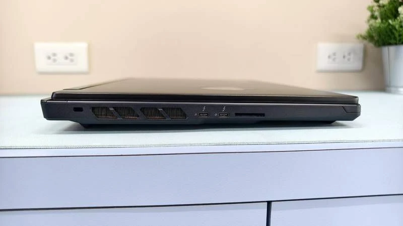 MSI Raider 16 HX B2WI-025TW 開箱