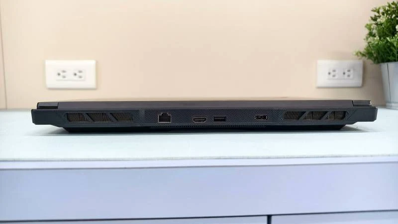 MSI Raider 16 HX B2WI-025TW 開箱