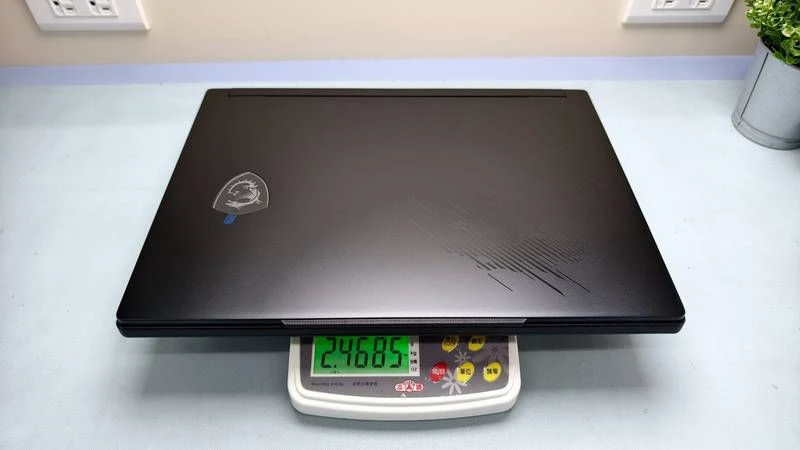 MSI Raider 16 HX B2WI-025TW 開箱