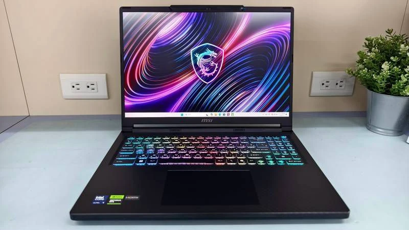 MSI Raider 16 HX B2WI-025TW 電競筆電開箱：Core Ultra 9 275HX × RTX 5080 16GB 拆機實測