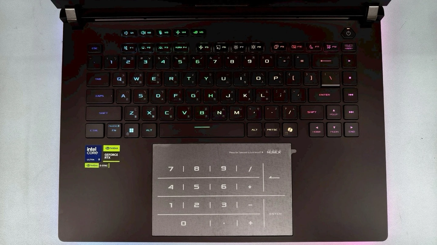 ROG Strix Scar 16 Per-Key RGB 單鍵背光點亮