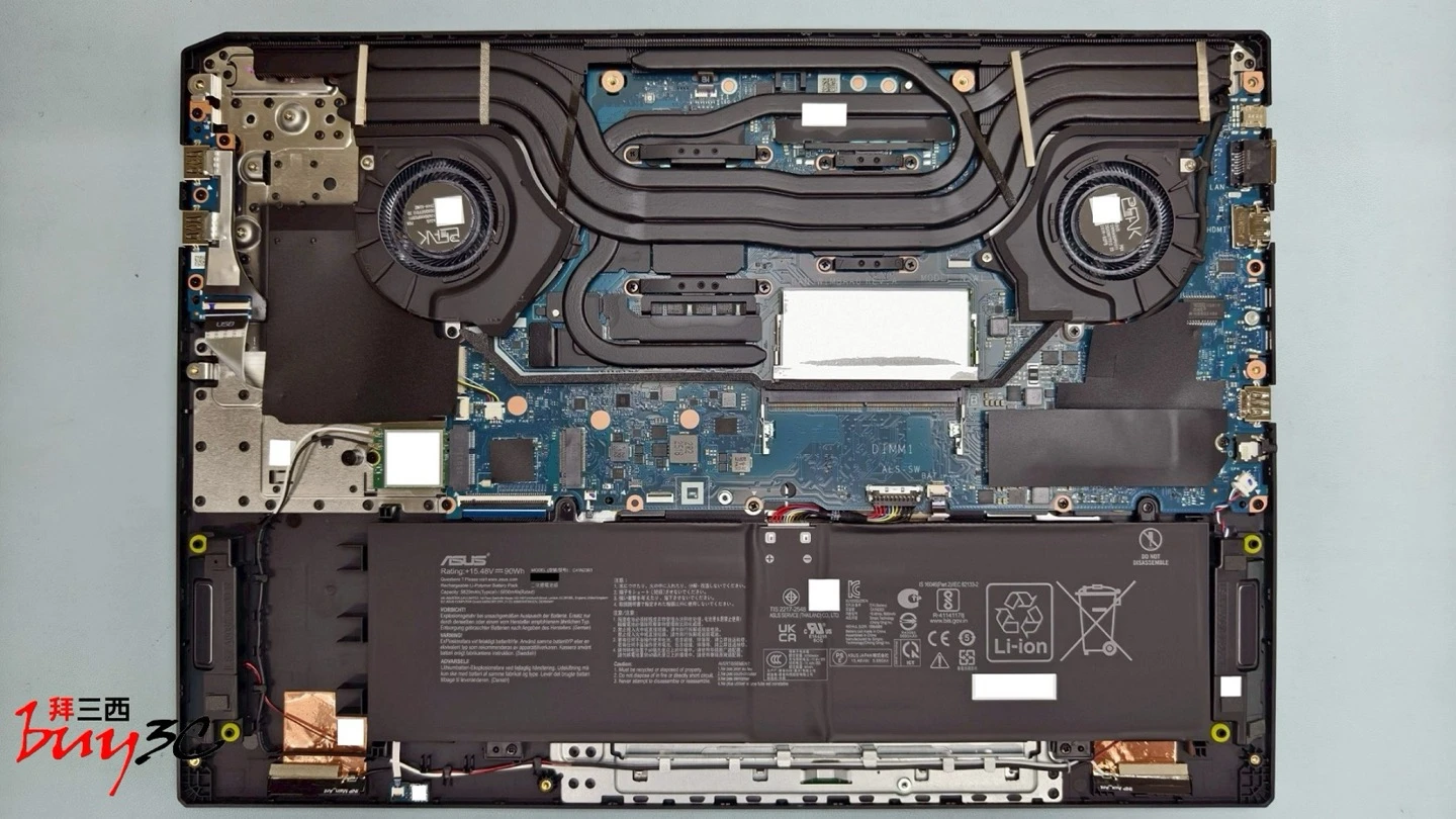 TUF Gaming A18 拆機內部：雙風扇散熱、記憶體插槽、M.2 SSD 與 90Wh 電池